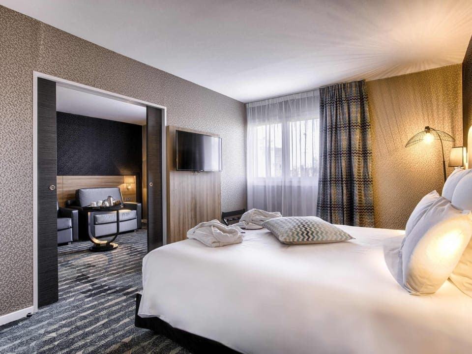 Privilege, Suite, 1 Double Bed with Sofa bed | In-room safe, desk, blackout drapes, iron/ironing board