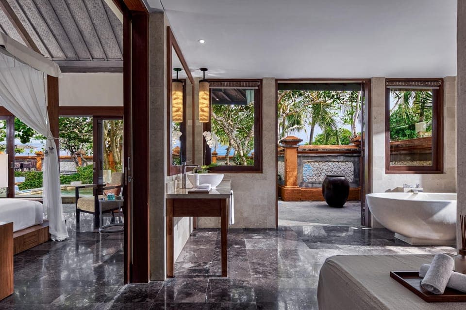 Separate tub and shower, spring water tub, rainfall showerhead