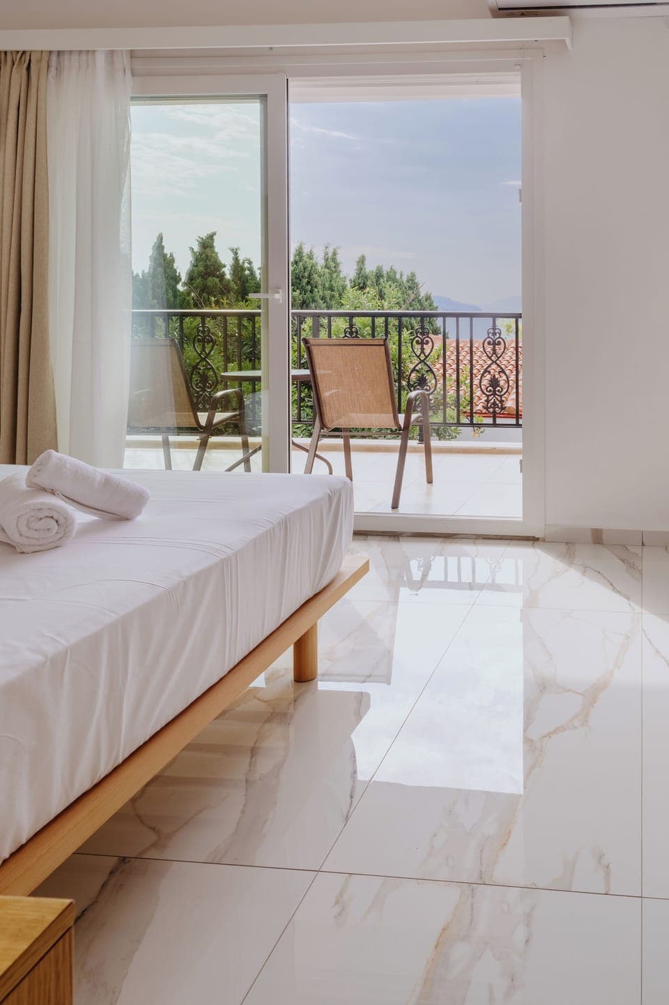 Standard Suite, Balcony, Sea View | In-room safe, blackout drapes, iron/ironing board, free WiFi