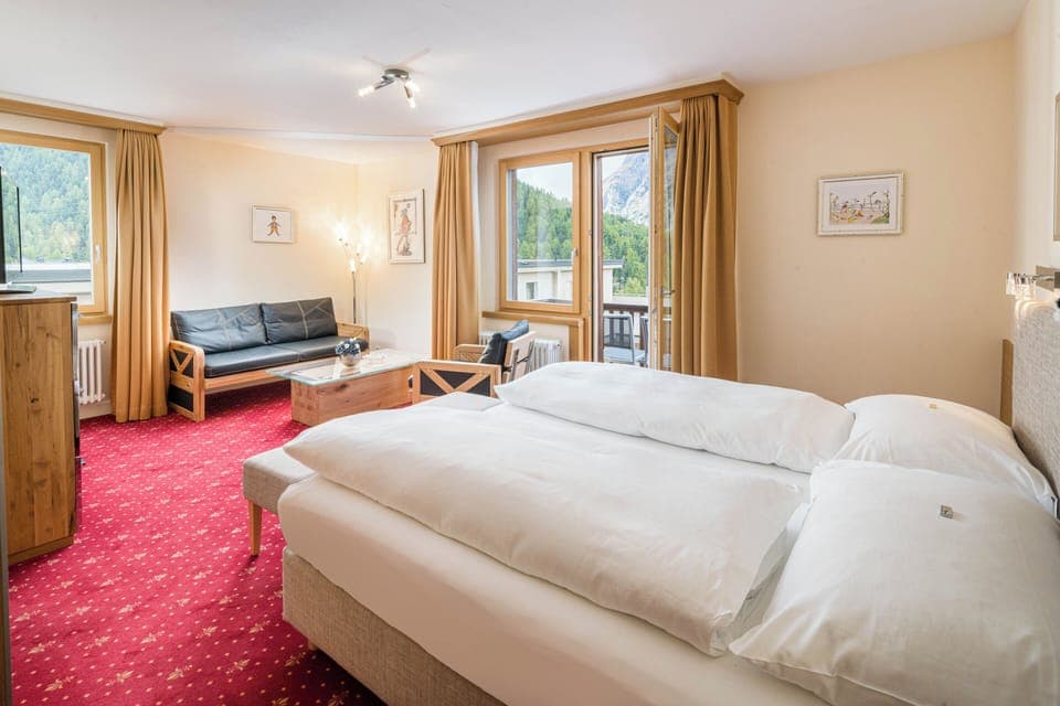 Double Room Deluxe | In-room safe, free WiFi, bed sheets