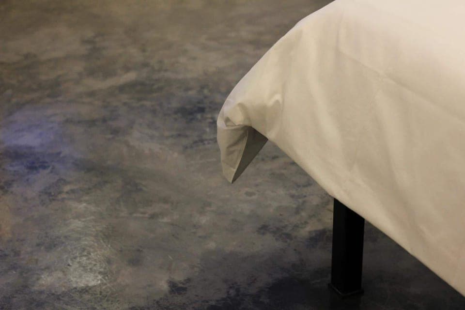 Shower, free toiletries, bidet, towels