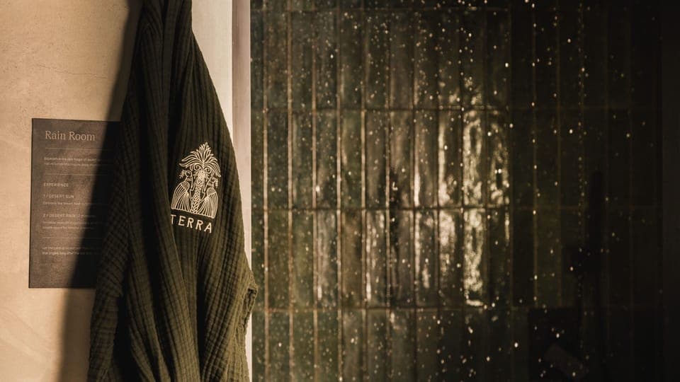 Sauna, hot tub, deep-tissue massages, Swedish massages