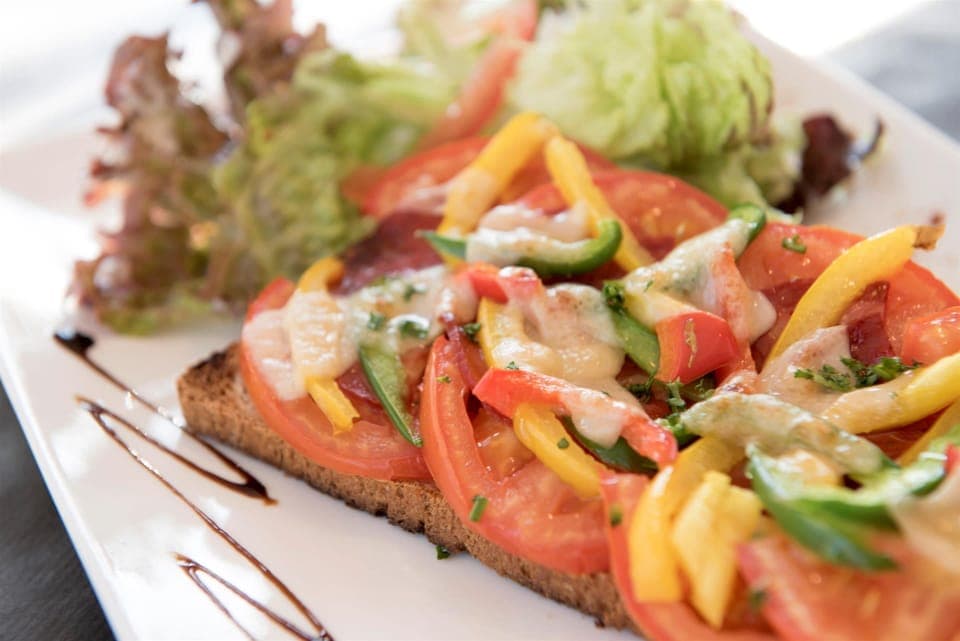 Breakfast, lunch, dinner served; French cuisine 