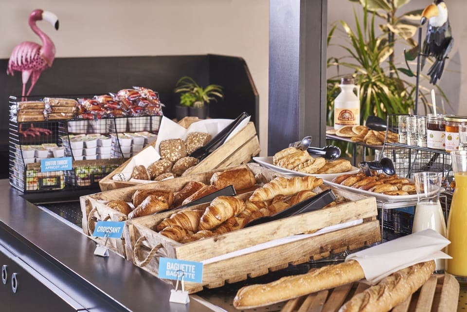 Daily buffet breakfast (EUR 11.90 per person)