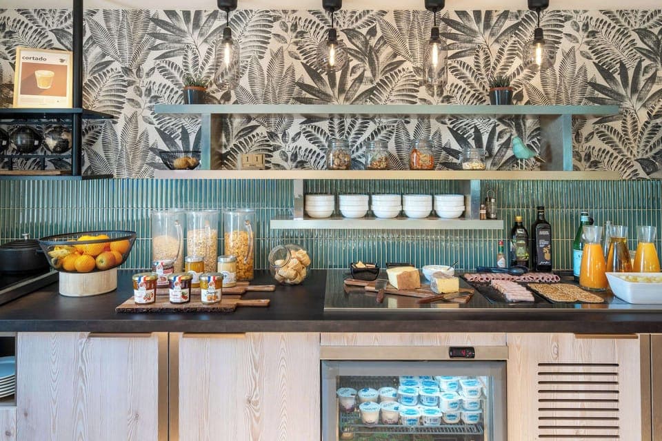 Daily buffet breakfast (EUR 14.9 per person)