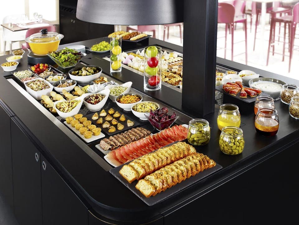 Breakfast, lunch, dinner served; French cuisine 