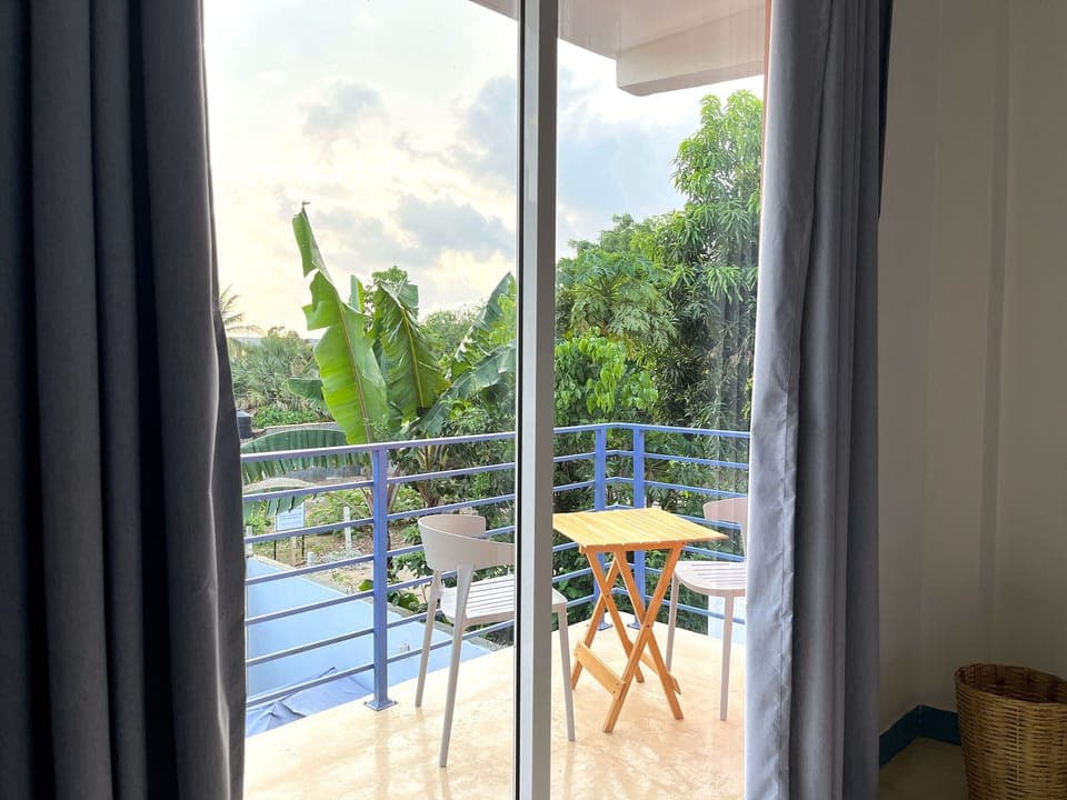 Deluxe Loft, 1 King Bed, Balcony, Courtyard View | Terrace/patio