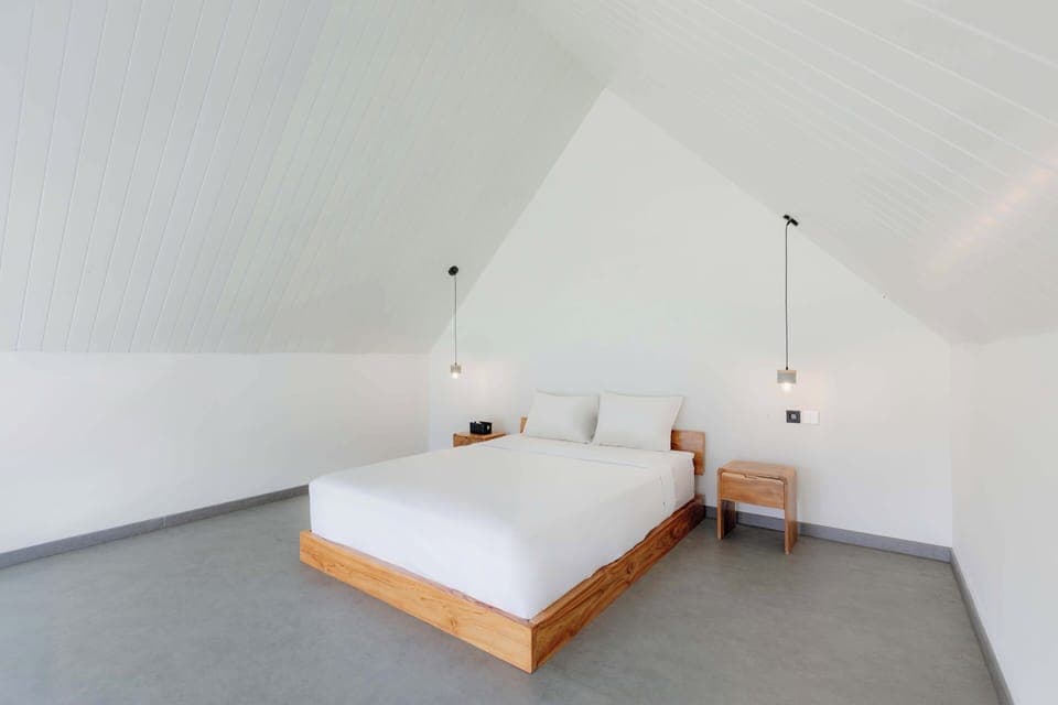 Deluxe Double Room, Lake View | Free WiFi