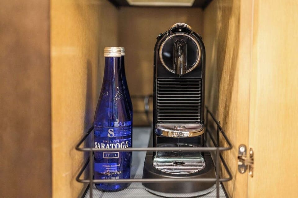 In-room safe, laptop workspace, blackout drapes, iron/ironing board