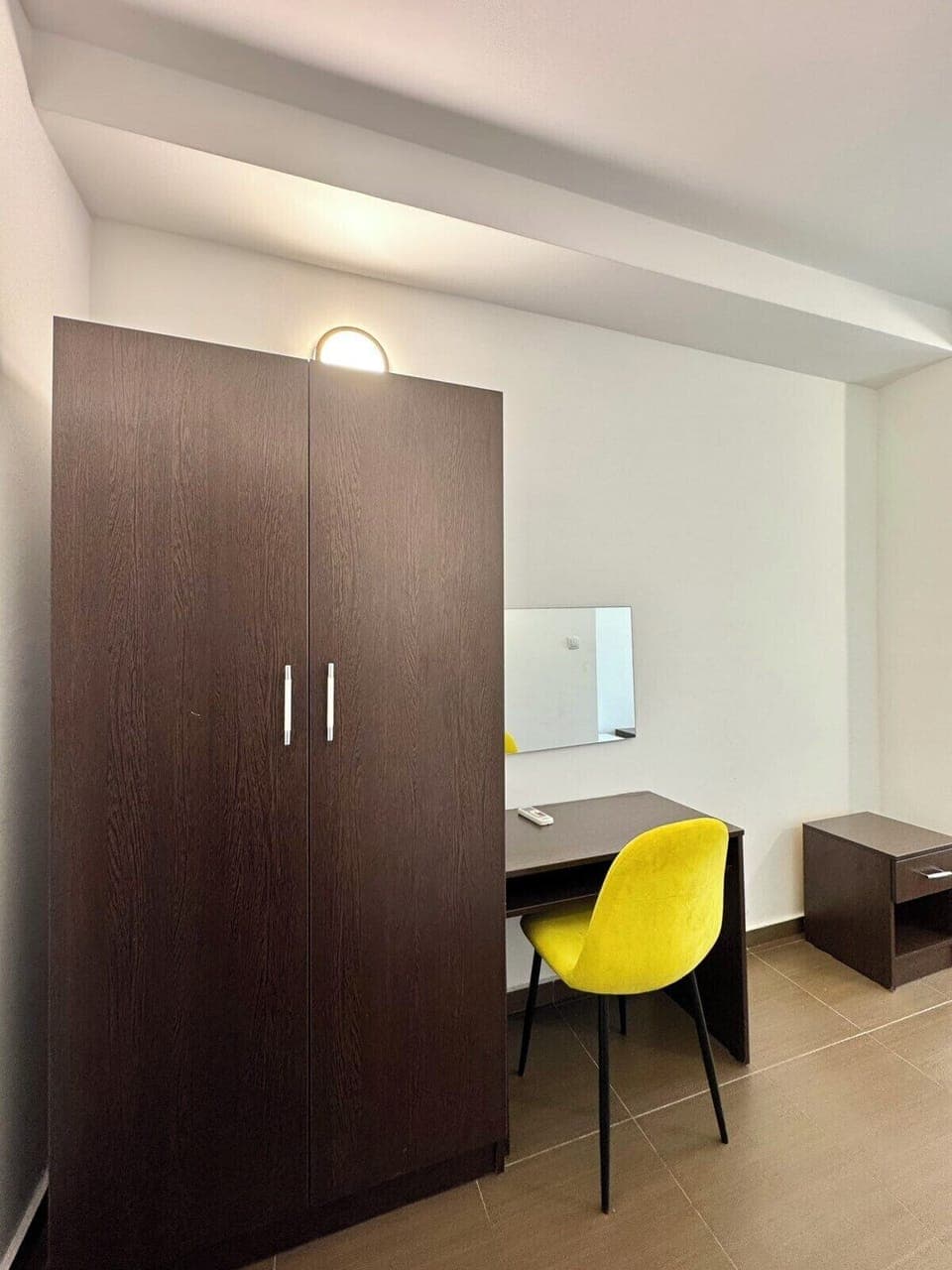 Classic Twin Room | Desk, free WiFi, bed sheets