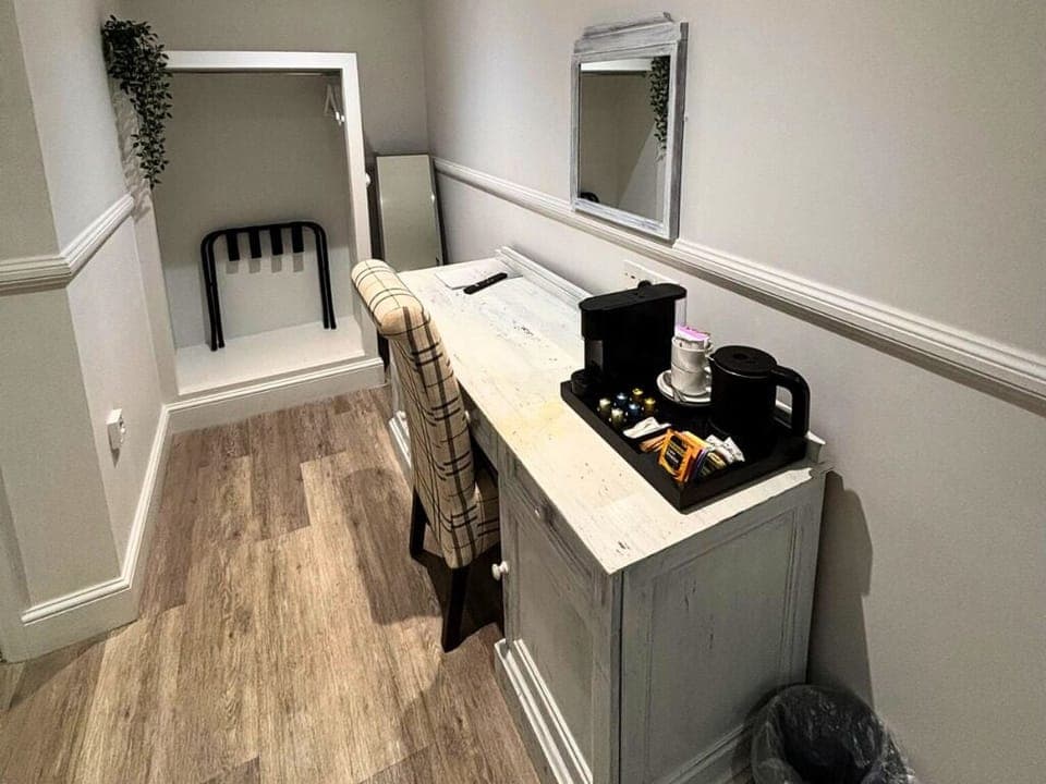 Double Room | Desk, laptop workspace, iron/ironing board, free WiFi