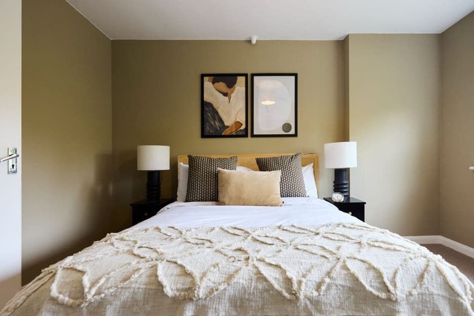 House (5 Bedrooms) | 5 bedrooms, laptop workspace, iron/ironing board, bed sheets