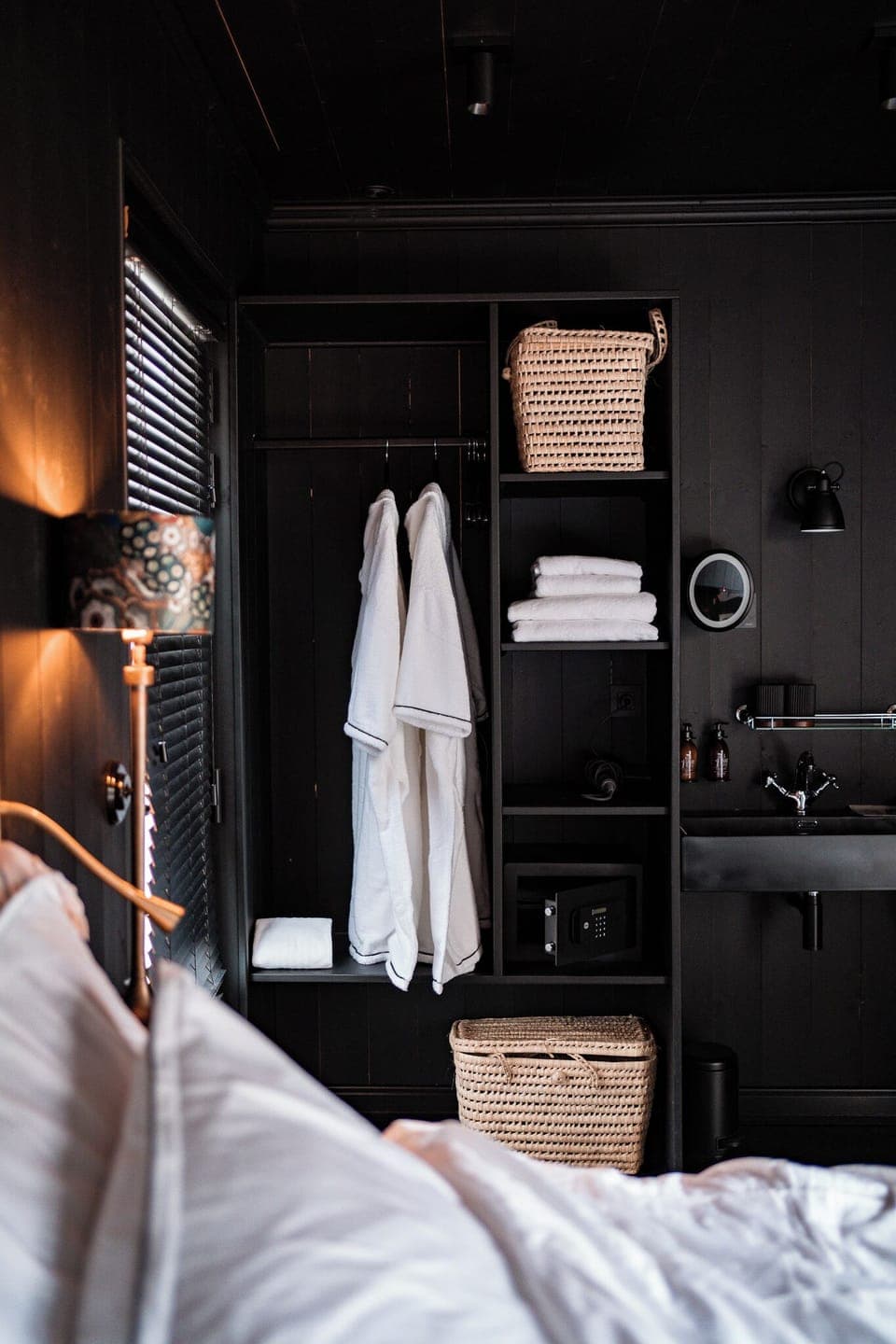 Superior Double Room, Garden View | Living area | 70-cm flat-screen TV with digital channels