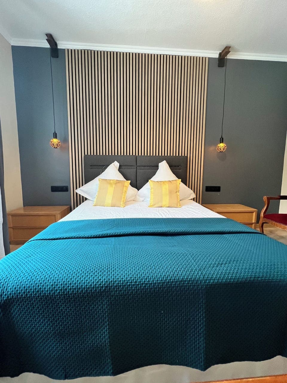 Family Room | In-room safe, desk, laptop workspace