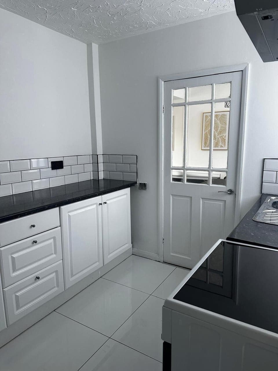 House | Private kitchen | Fridge, microwave, oven, stovetop