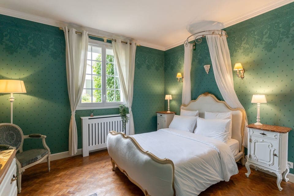 Comfort Double Room | In-room safe, free WiFi