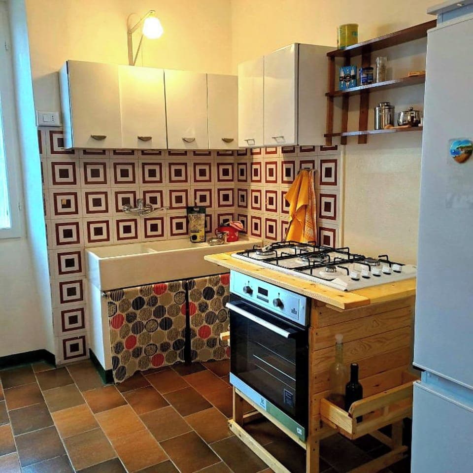 House, Garden View | Private kitchen | Coffee/tea maker, electric kettle