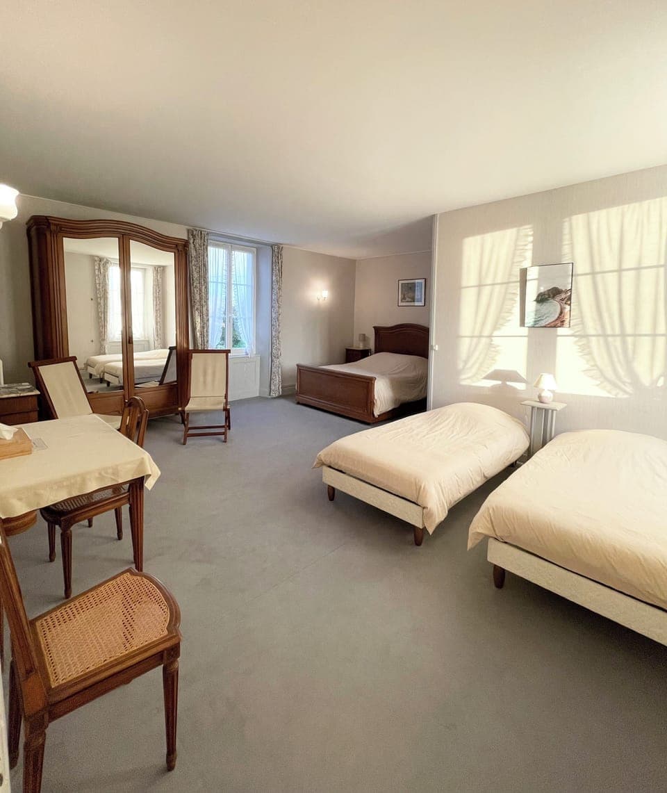 Superior Double Room, Garden View | Desk, free WiFi