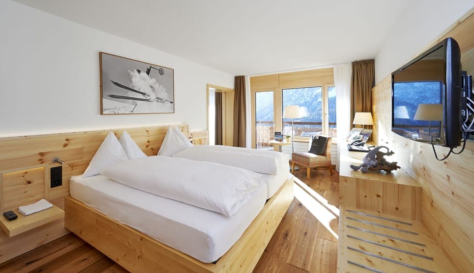 Suite | Hypo-allergenic bedding, in-room safe, desk, soundproofing