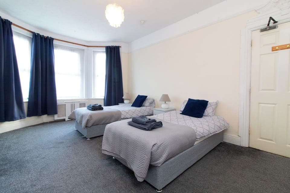 Twin Room | Free WiFi