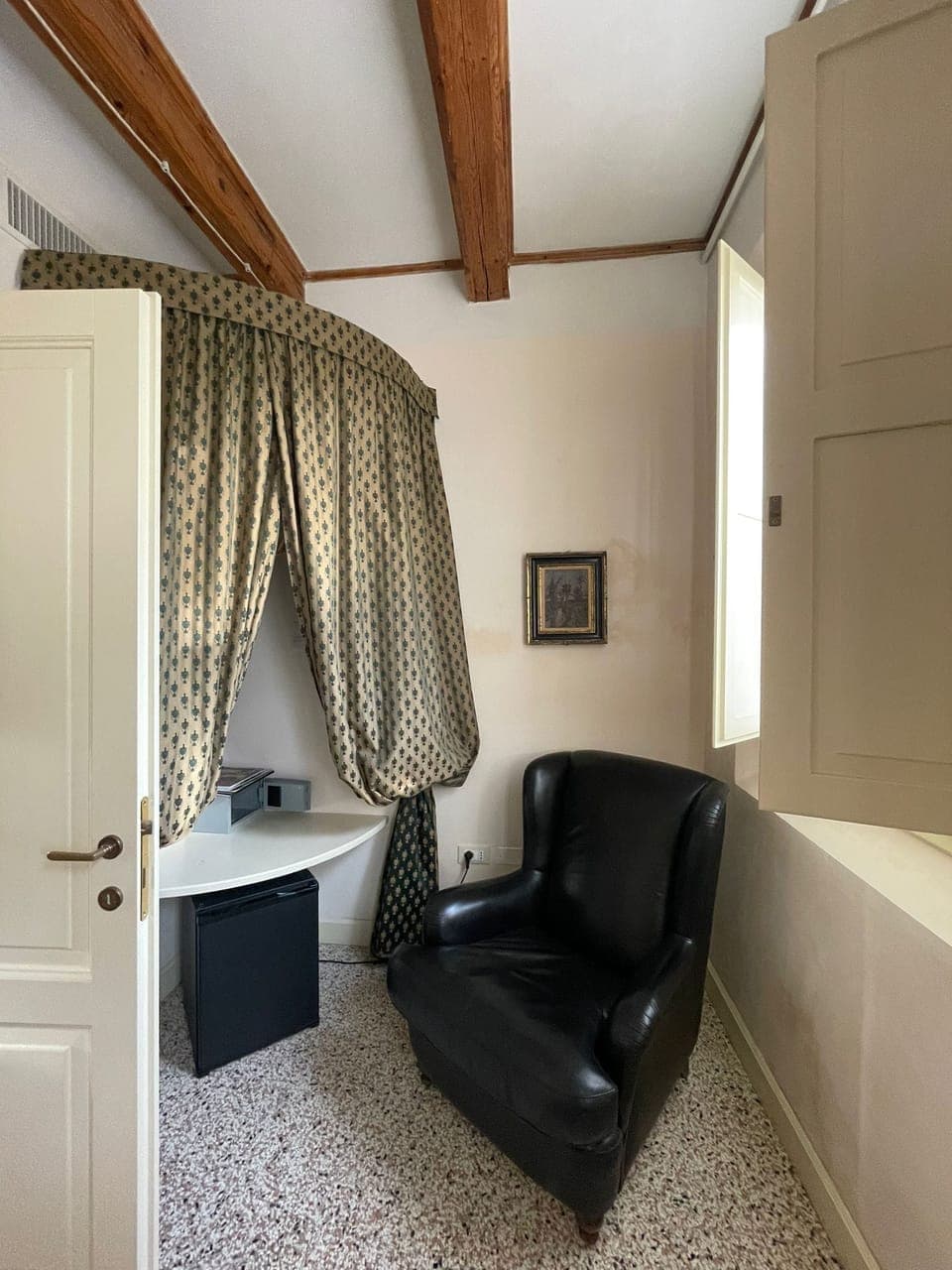 Classic Double or Twin Room | Minibar, in-room safe, desk, laptop workspace