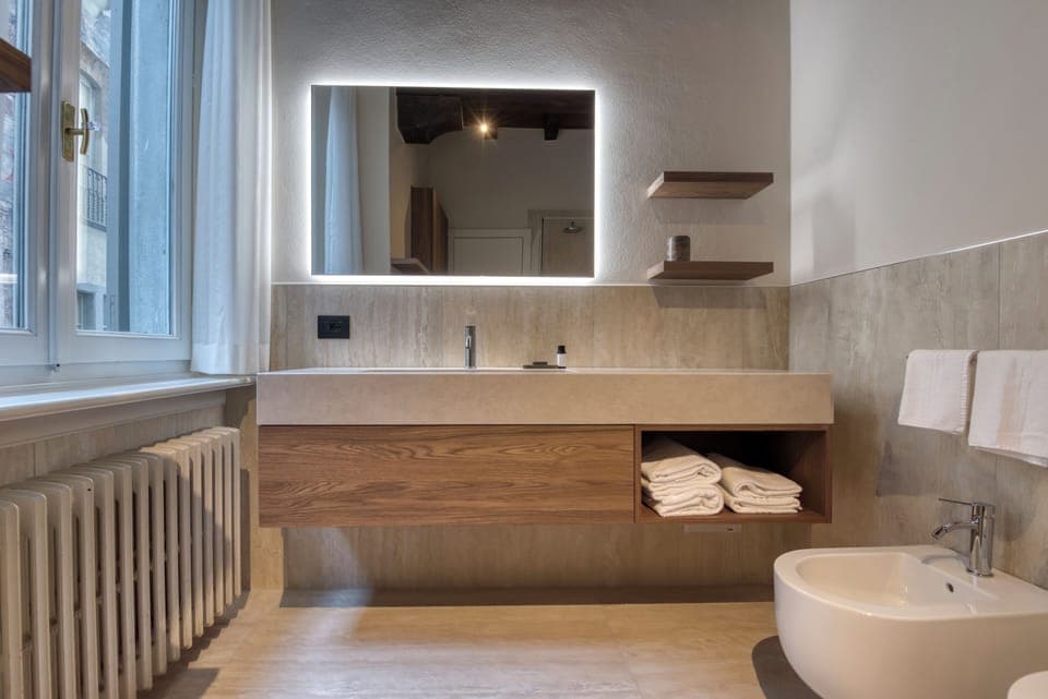 Superior Room | Bathroom | Shower, hair dryer, towels, soap