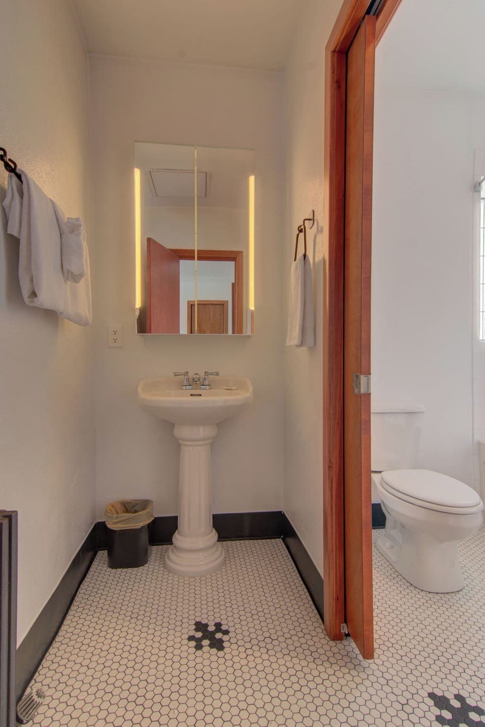 Superior Triple Room | Bathroom | Free toiletries, hair dryer, towels, soap