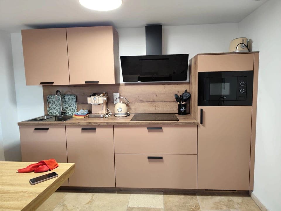 Standard Apartment, City View | Private kitchen | Highchair