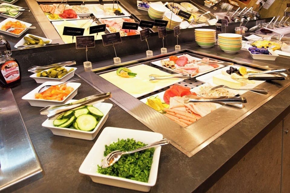 Daily buffet breakfast (EUR 14.9 per person)