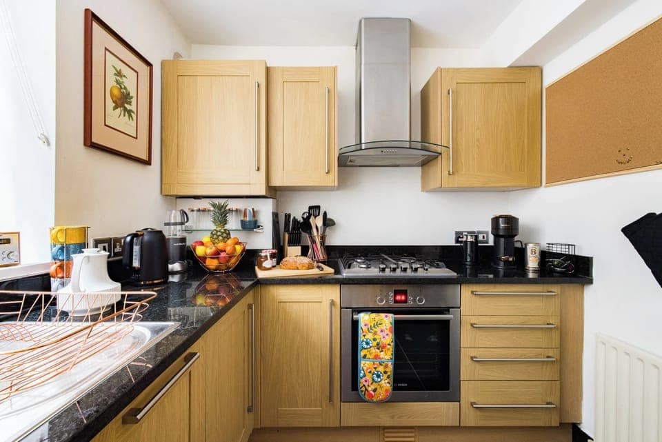 House | Private kitchen | Fridge, microwave, oven, stovetop