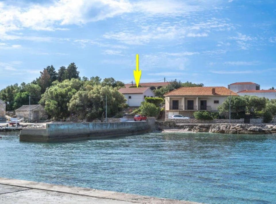 House (Holiday Home Seafront Oleandar) | Exterior