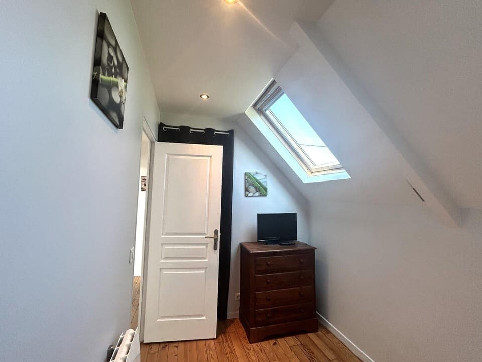 House | 3 bedrooms, individually furnished