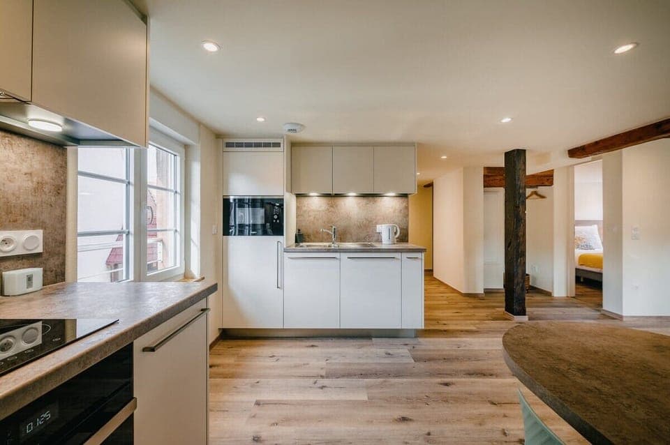 Standard Apartment, 1 Bedroom, Patio | Private kitchen | Highchair