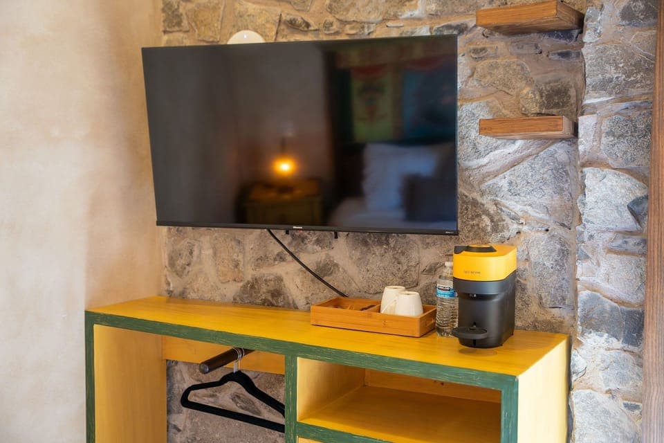 Basic Suite | Interior