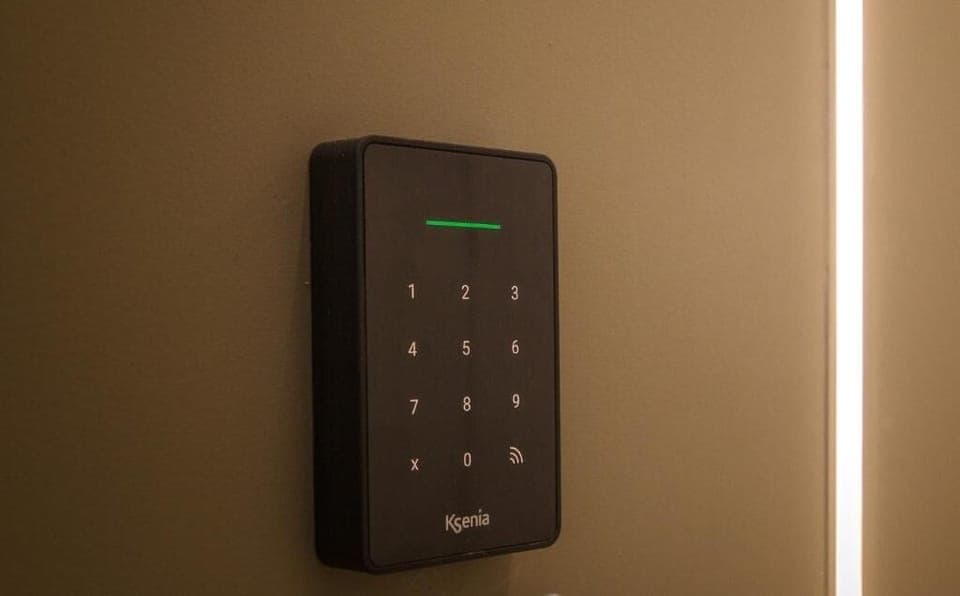 Deluxe Townhome | Desk, laptop workspace, free WiFi