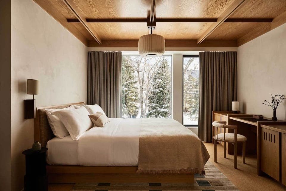 Basement Cozy Double Queen (on the basement level, offer lightwells in lieu of trad windows) | Premium bedding, minibar, in-room safe, desk