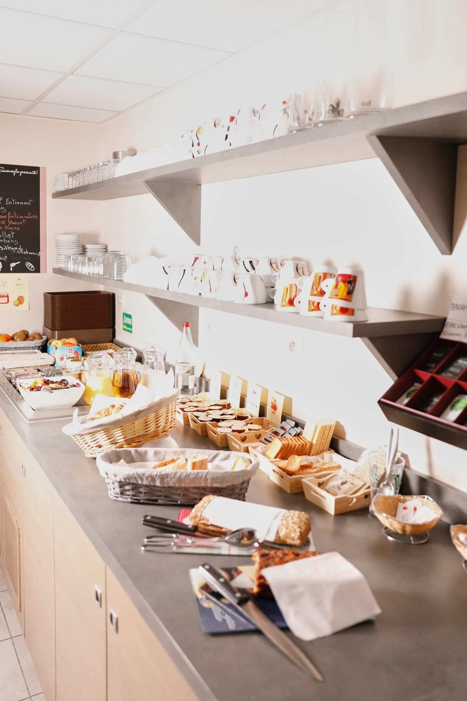 Daily buffet breakfast for a fee