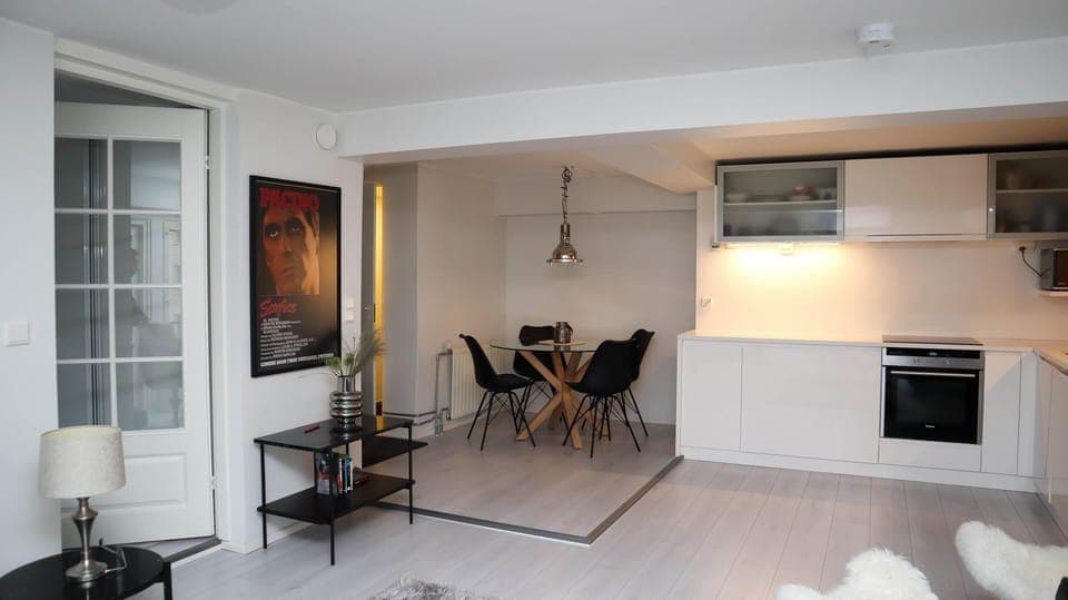 Deluxe Penthouse, Balcony, Courtyard View | 1 bedroom, iron/ironing board, free WiFi