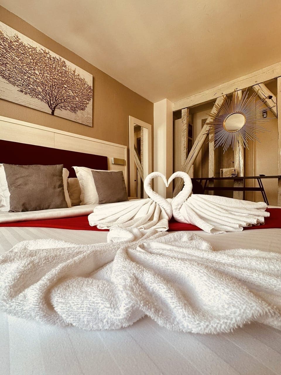 Triple Room | Desk, free WiFi, bed sheets