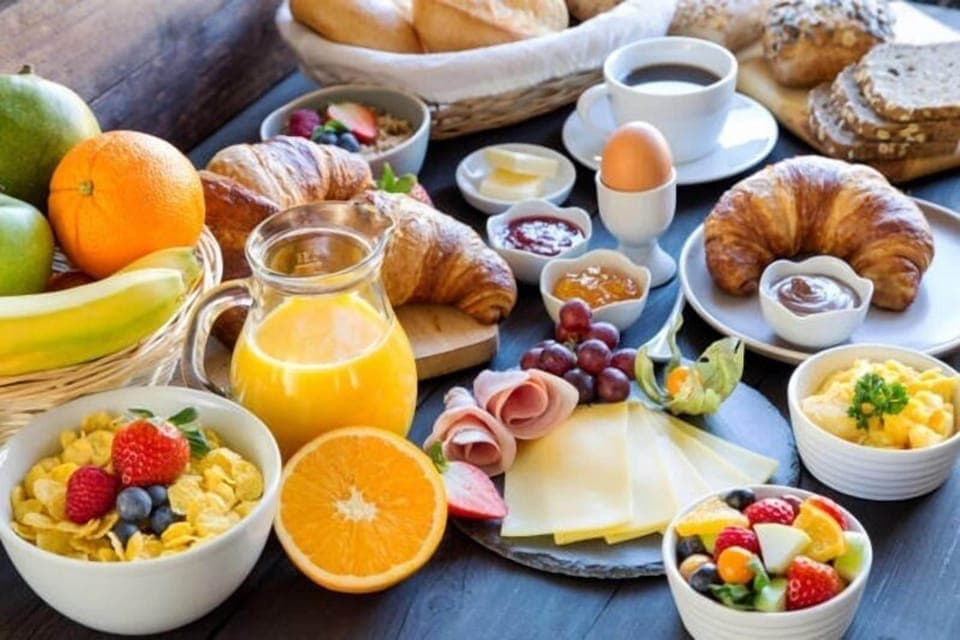 Daily buffet breakfast (EUR 9 per person)