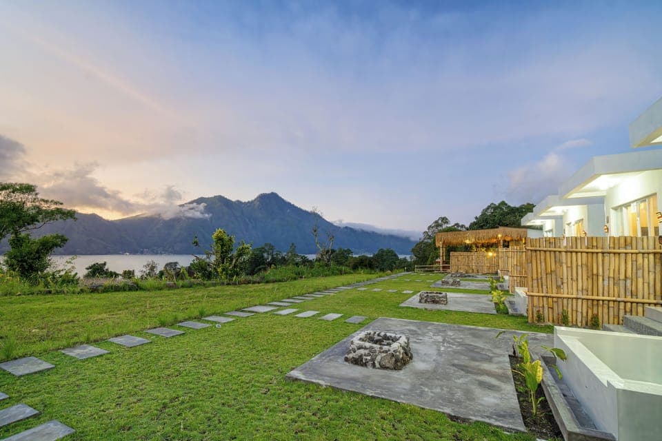 Deluxe Double Room, Balcony, Lake View | Terrace/patio