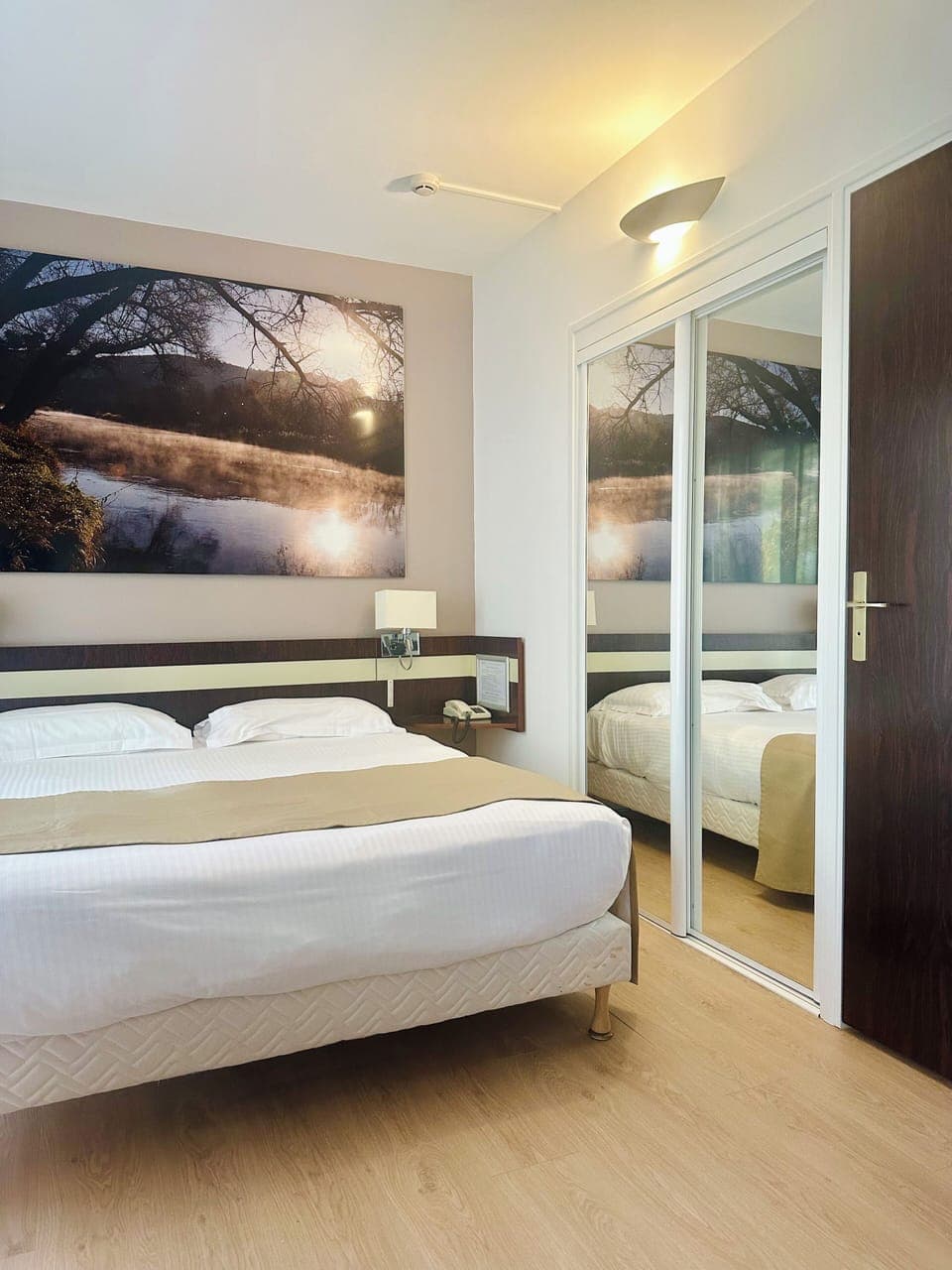 Junior Suite, Balcony, Garden View | Minibar, in-room safe, desk, free cribs/infant beds