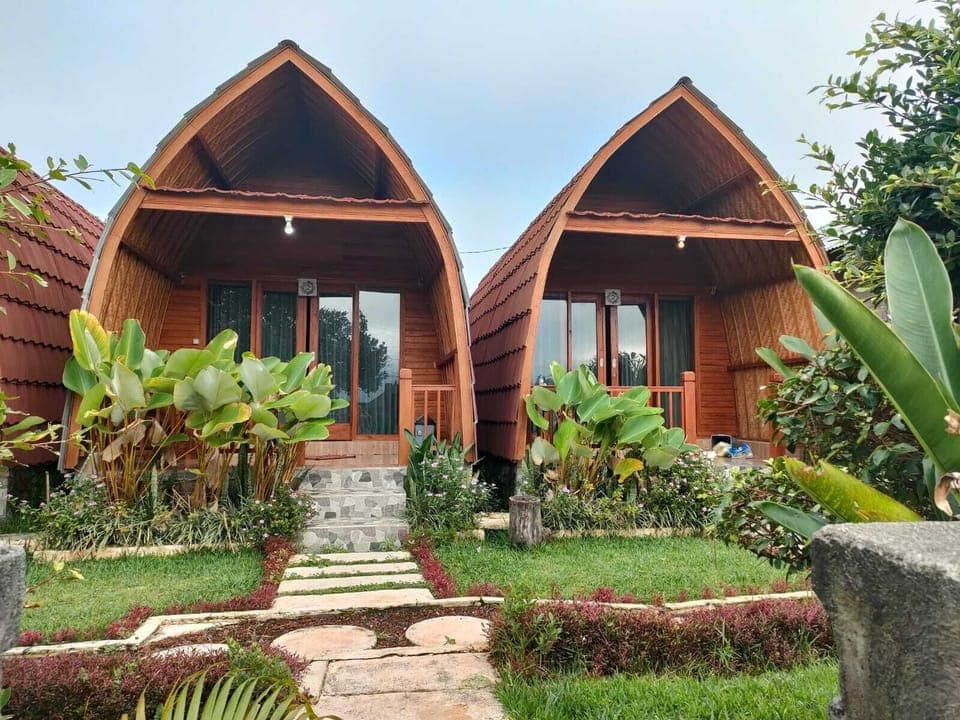 Deluxe Double Room, Pool View | Desk, free WiFi