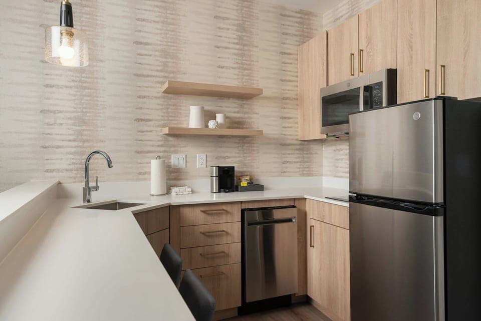 Studio Suite, 1 King Bed with Sofa bed | Private kitchen