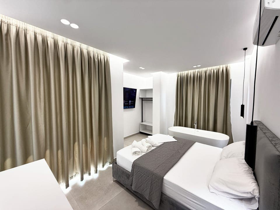 Honeymoon Double Room, 1 Queen Bed, Balcony, Sea View | Free WiFi