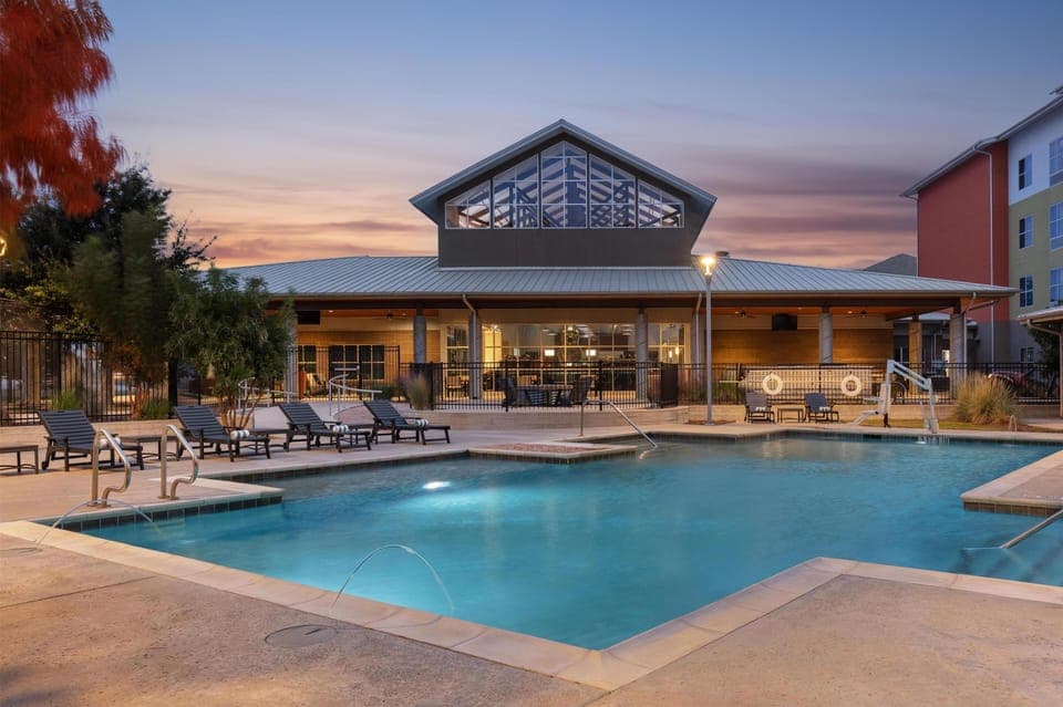 Outdoor pool, sun loungers