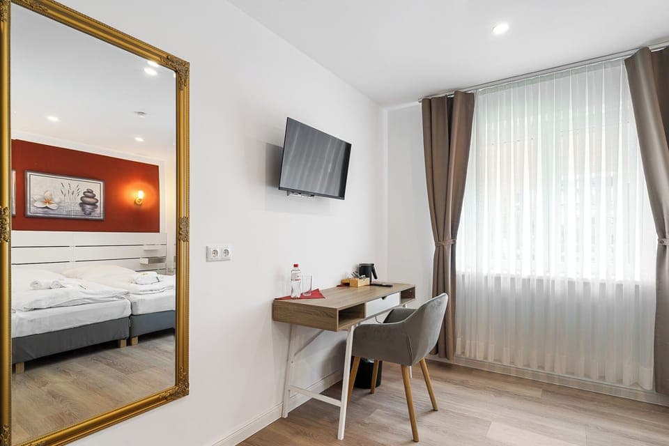 Desk, laptop workspace, free WiFi