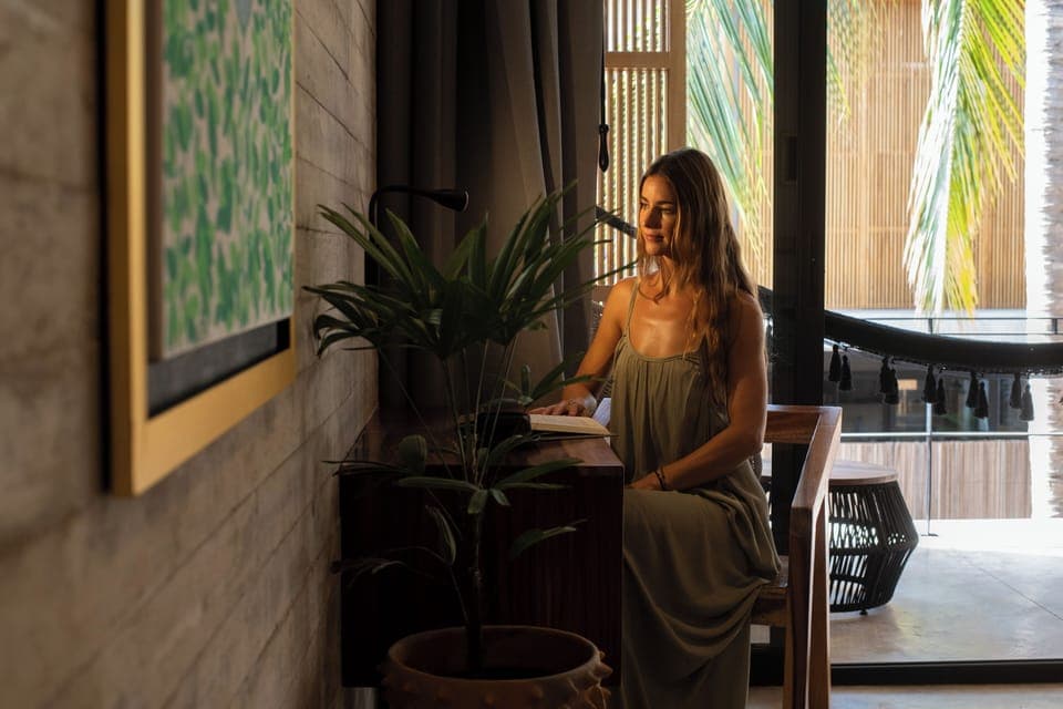 Room, 1 King Bed, Pool View 4 | In-room safe, blackout drapes, free WiFi