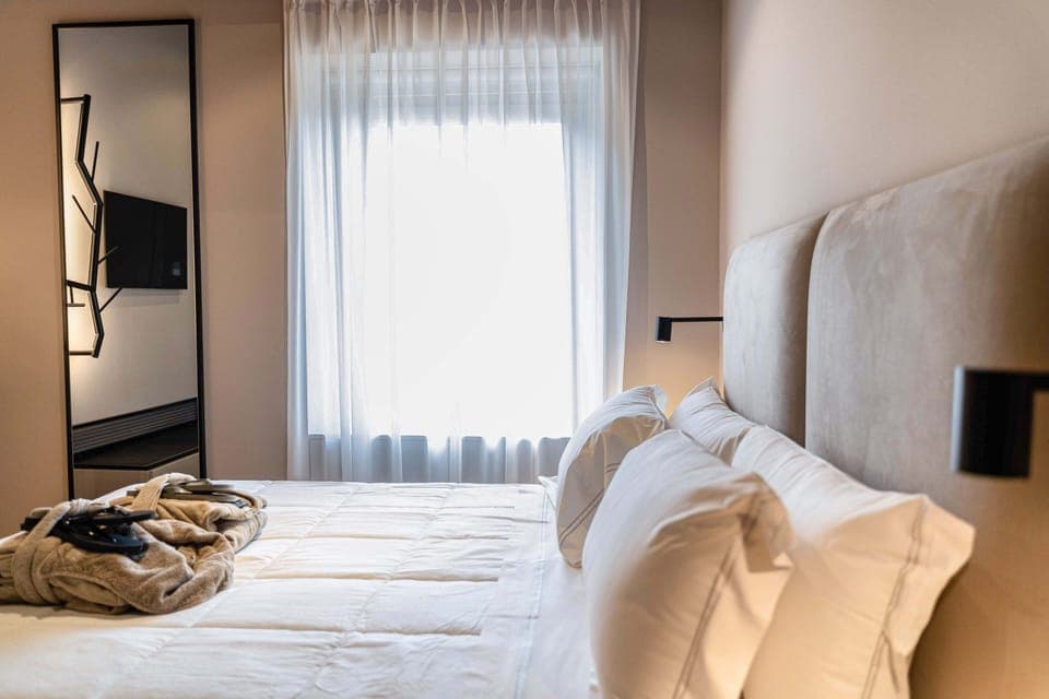 Deluxe Room, Valley View | In-room safe, individually furnished, desk, laptop workspace