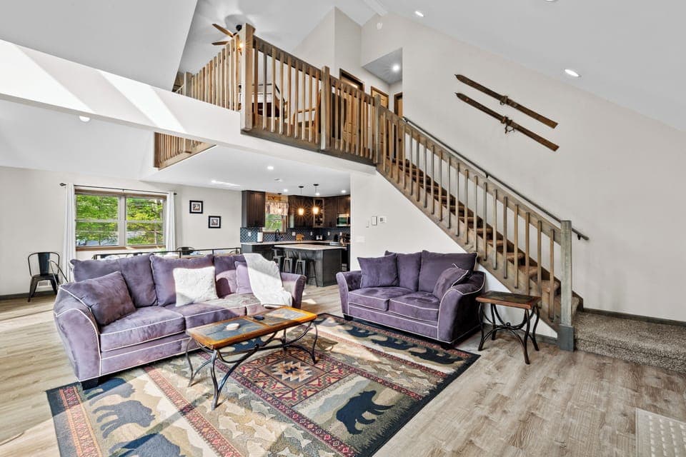 House (6 Bedrooms) | Interior